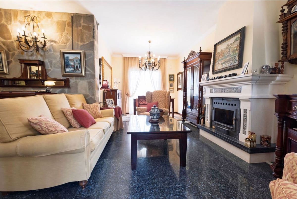 3 bedroom Villa for sale in Alhaurin el Grande with pool - € 1,000,000 (Ref: 9520932)