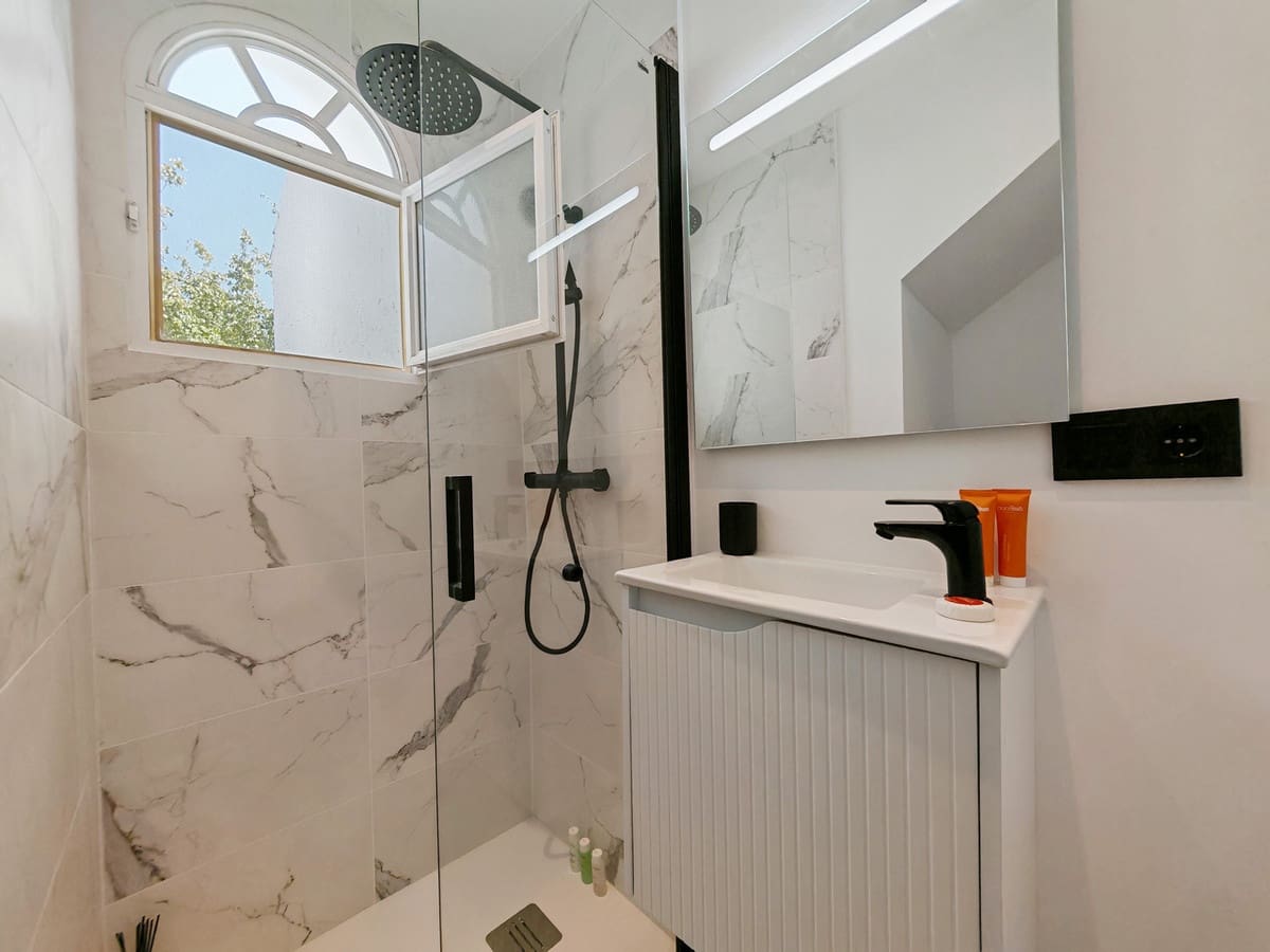 3 makuuhuone Kattohuoneisto myytävänä paikassa Estepona mukana uima-altaan - 425 000 € (Ref: 9527998)