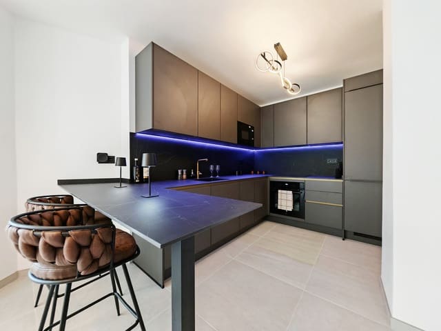 3 makuuhuone Kattohuoneisto myytävänä paikassa Centro, Estepona mukana uima-altaan - 425 000 € (Ref: 9527998)