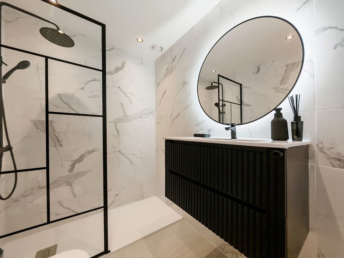 3 makuuhuone Kattohuoneisto myytävänä paikassa Estepona mukana uima-altaan - 425 000 € (Ref: 9527998)