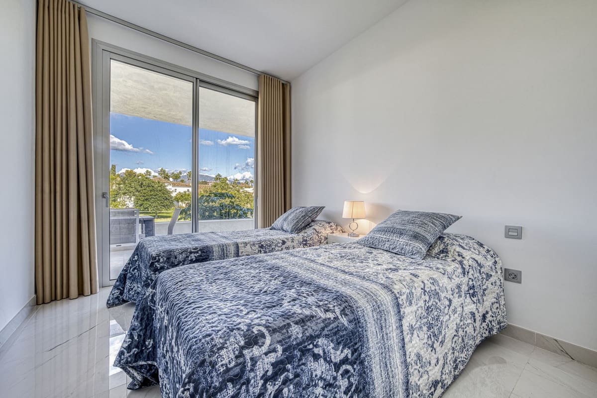 3 sypialnia Apartament na sprzedaż w Bel-Air z basenem - 500 000 € (Ref: 9528002)