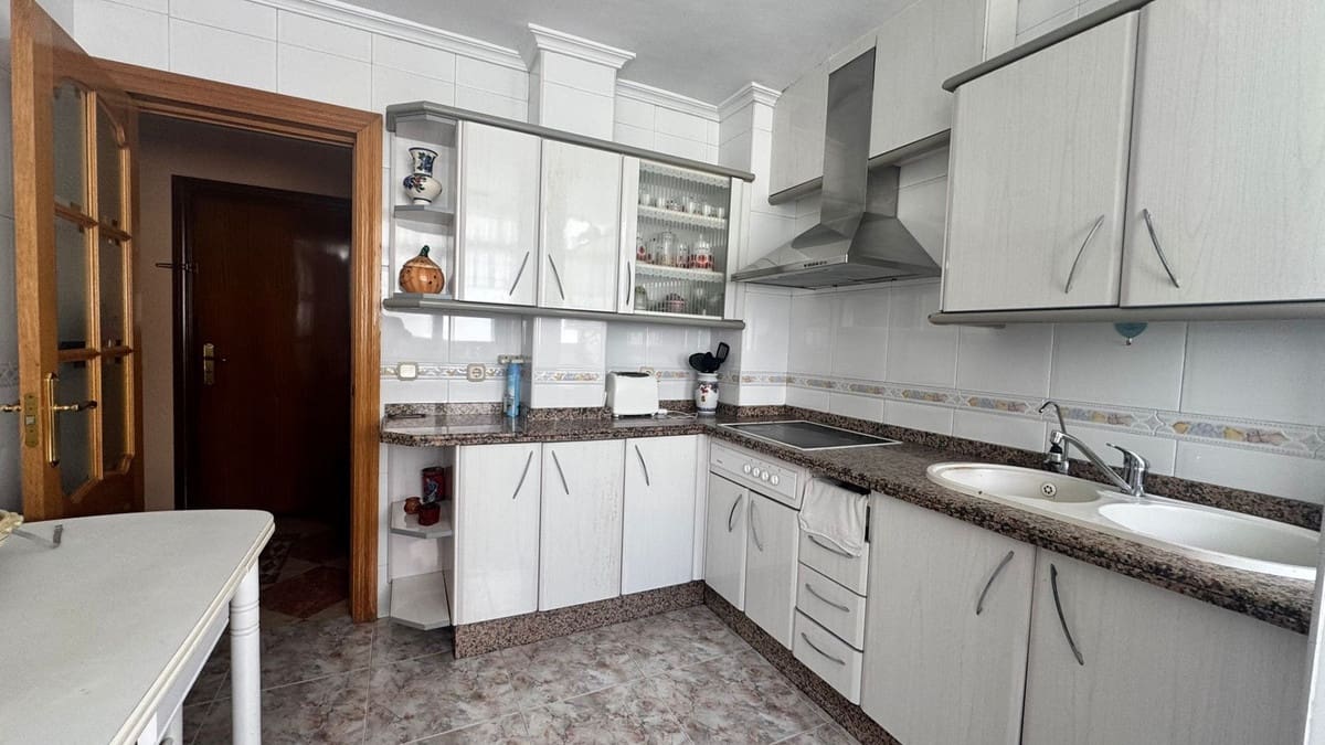 4 soverom Leilighet til salgs i Malaga by - € 690 000 (Ref: 9528004)