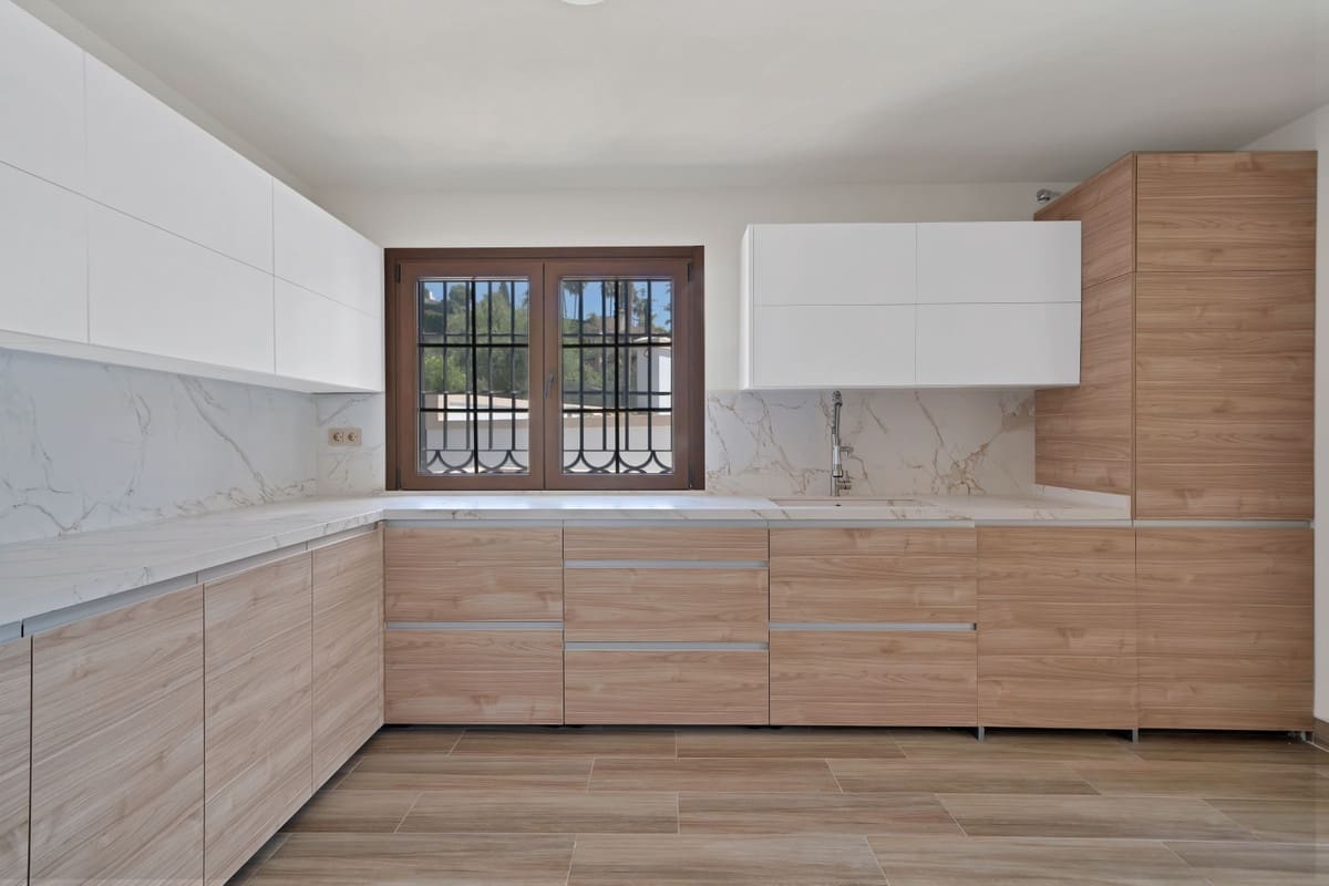 3 quarto Moradia para venda em Marbella com piscina - 990 000 € (Ref: 9528005)