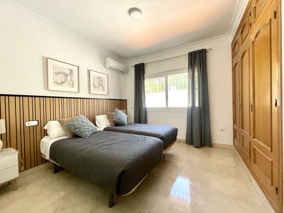 4 sypialnia Willa na sprzedaż w Mijas Golf z basenem garażem - 999 999 € (Ref: 9528006)