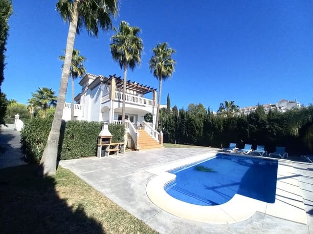 4 makuuhuone Huvila myytävänä paikassa Mijas Golf, Mijas mukana uima-altaan 
autotalli - 999 999 € (Ref: 9528006)