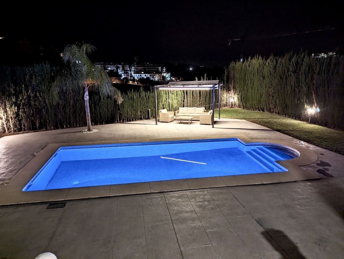 4 sypialnia Willa na sprzedaż w Mijas Golf z basenem garażem - 999 999 € (Ref: 9528006)