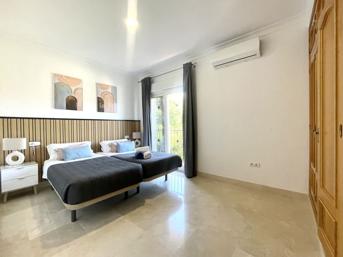 4 sypialnia Willa na sprzedaż w Mijas Golf z basenem garażem - 999 999 € (Ref: 9528006)