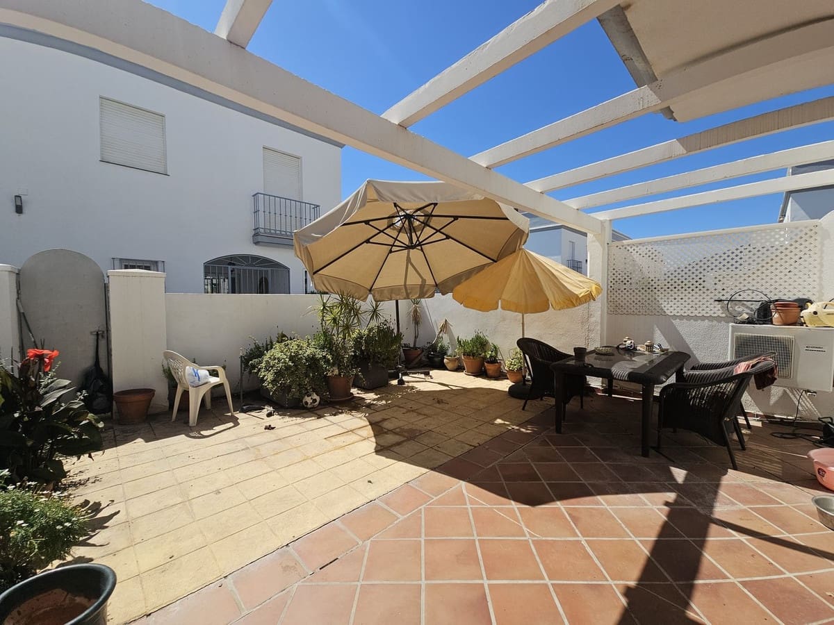 Pareado de 3 habitaciones en El Paraiso en venta con piscina garaje - 425.000 € (Ref: 9530897)