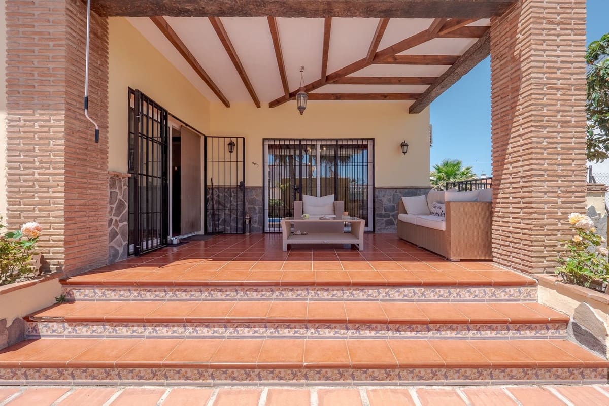 Chalet de 5 habitaciones en Alhaurín el Grande en venta con piscina garaje - 695.000 € (Ref: 9530901)