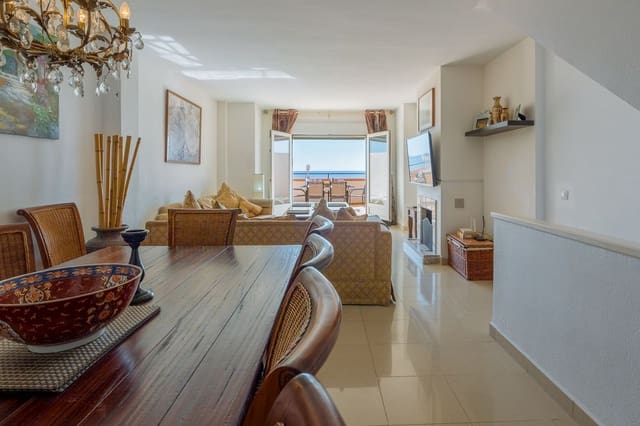 4 bedroom Townhouse for sale in Centro, Estepona with pool - € 795,000 (Ref: 9530902)