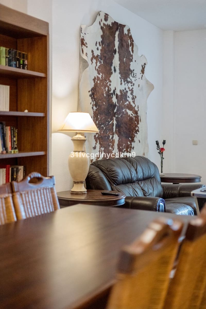 4 bedroom Townhouse for sale in Estepona with pool - € 795,000 (Ref: 9530902)