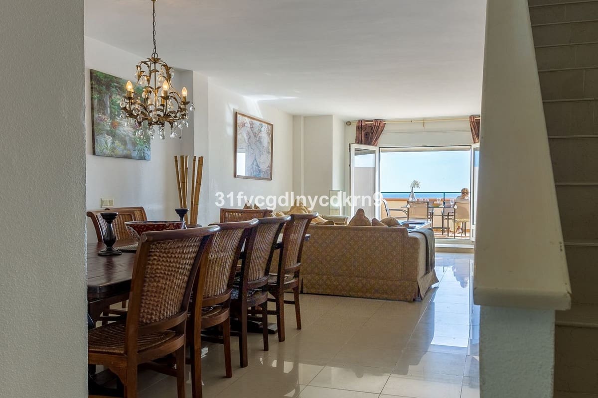 4 soveværelse Byhus til salg i Estepona med swimmingpool - € 745.000 (Ref: 9530902)