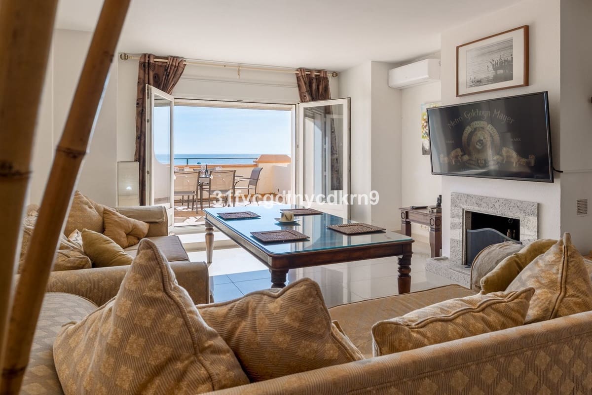 4 soveværelse Byhus til salg i Estepona med swimmingpool - € 745.000 (Ref: 9530902)