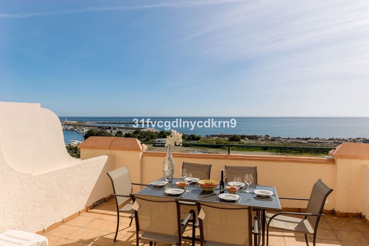4 soveværelse Byhus til salg i Estepona med swimmingpool - € 745.000 (Ref: 9530902)