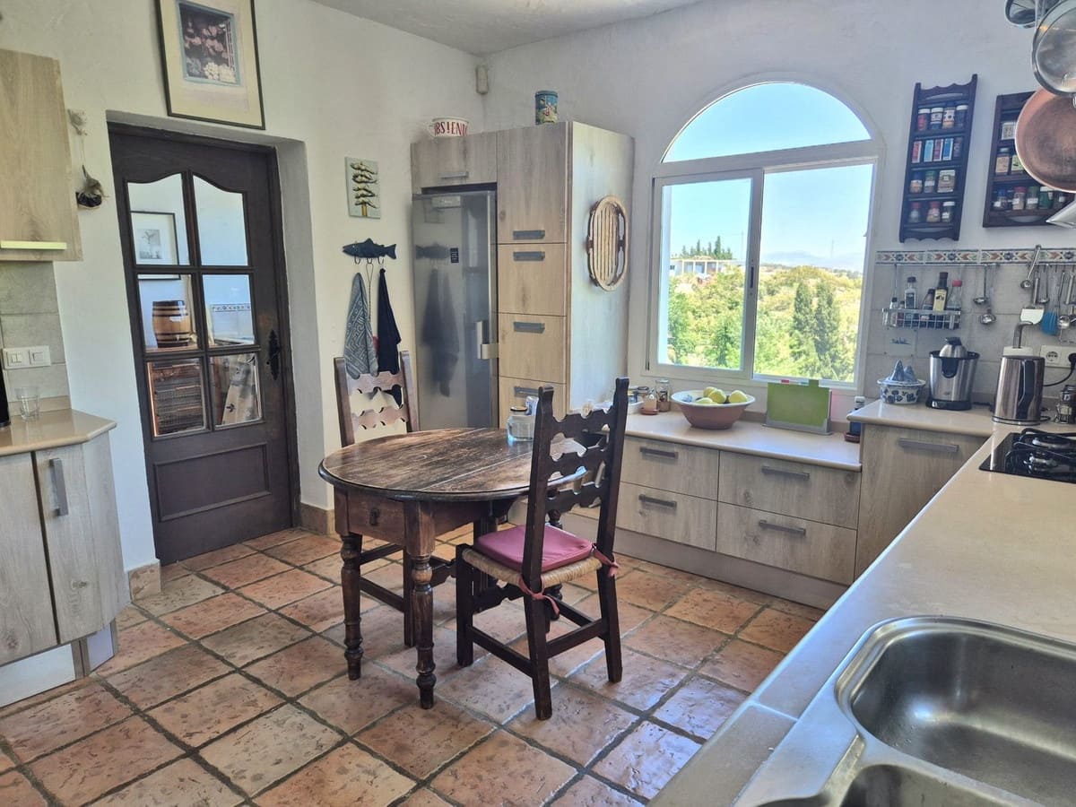 3 soverom Finca/Herregård til salgs i Alhaurin el Grande med svømmebasseng garasje - € 680 000 (Ref: 9530905)