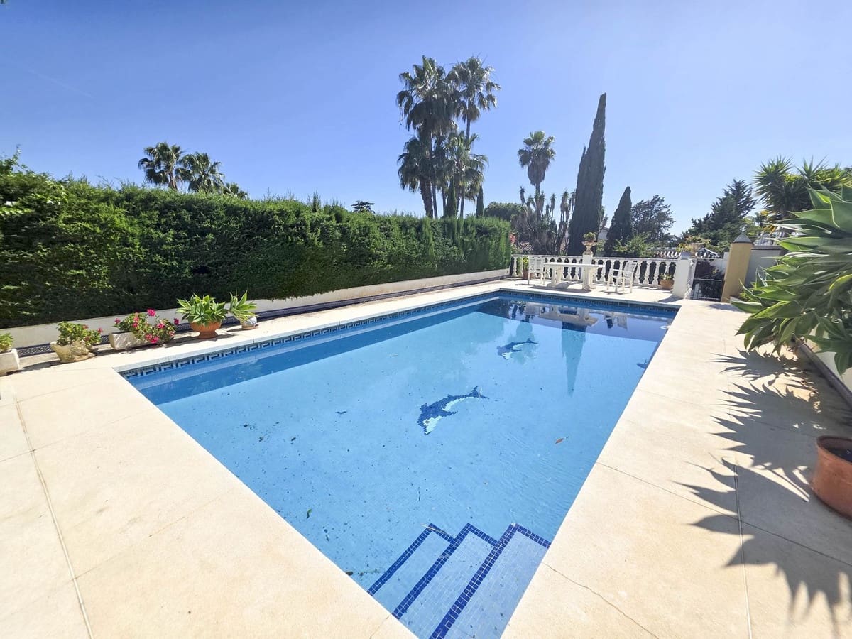 2 Zimmer Haus zu verkaufen in El Paraiso mit Pool - 695.000 € (Ref: 9536078)