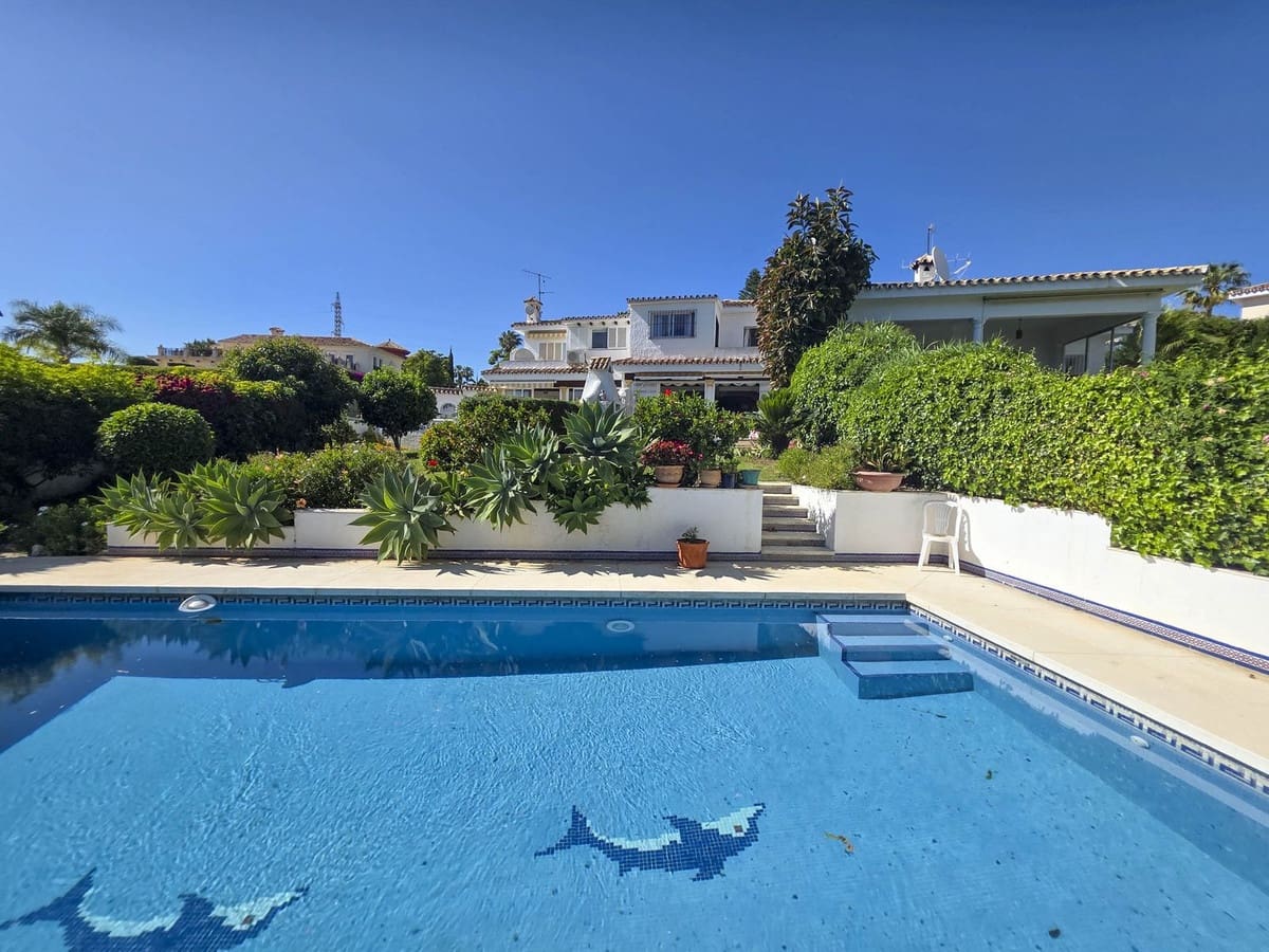 2 Zimmer Haus zu verkaufen in El Paraiso mit Pool - 695.000 € (Ref: 9536078)