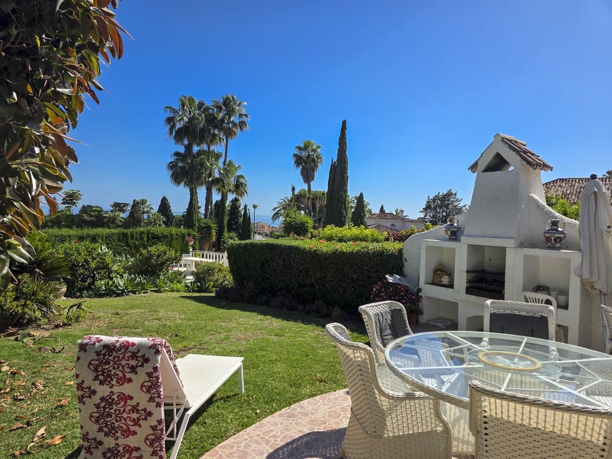 2 Zimmer Haus zu verkaufen in El Paraiso mit Pool - 695.000 € (Ref: 9536078)