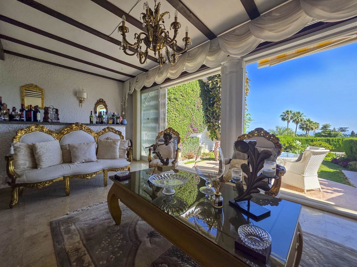 2 Zimmer Haus zu verkaufen in El Paraiso mit Pool - 695.000 € (Ref: 9536078)