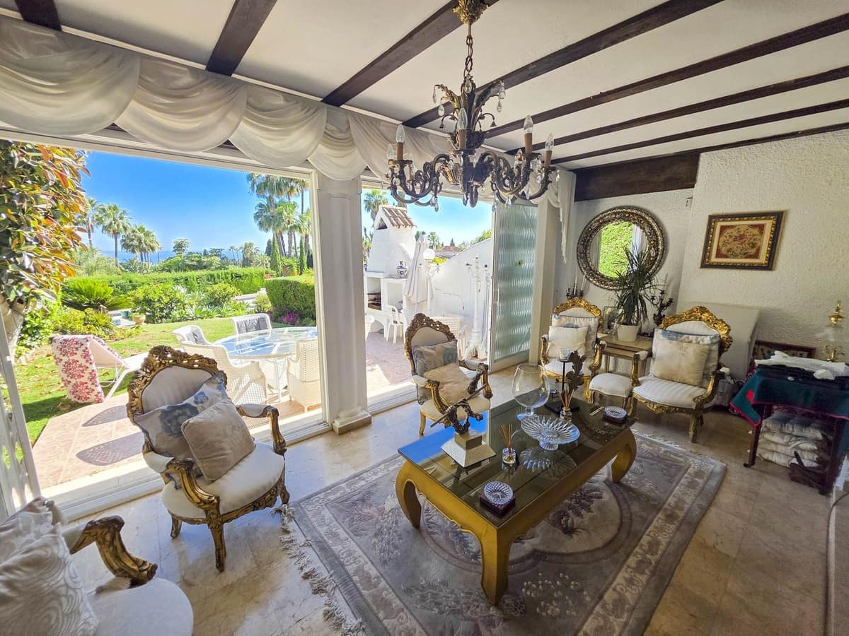 2 Zimmer Haus zu verkaufen in El Paraiso mit Pool - 695.000 € (Ref: 9536078)