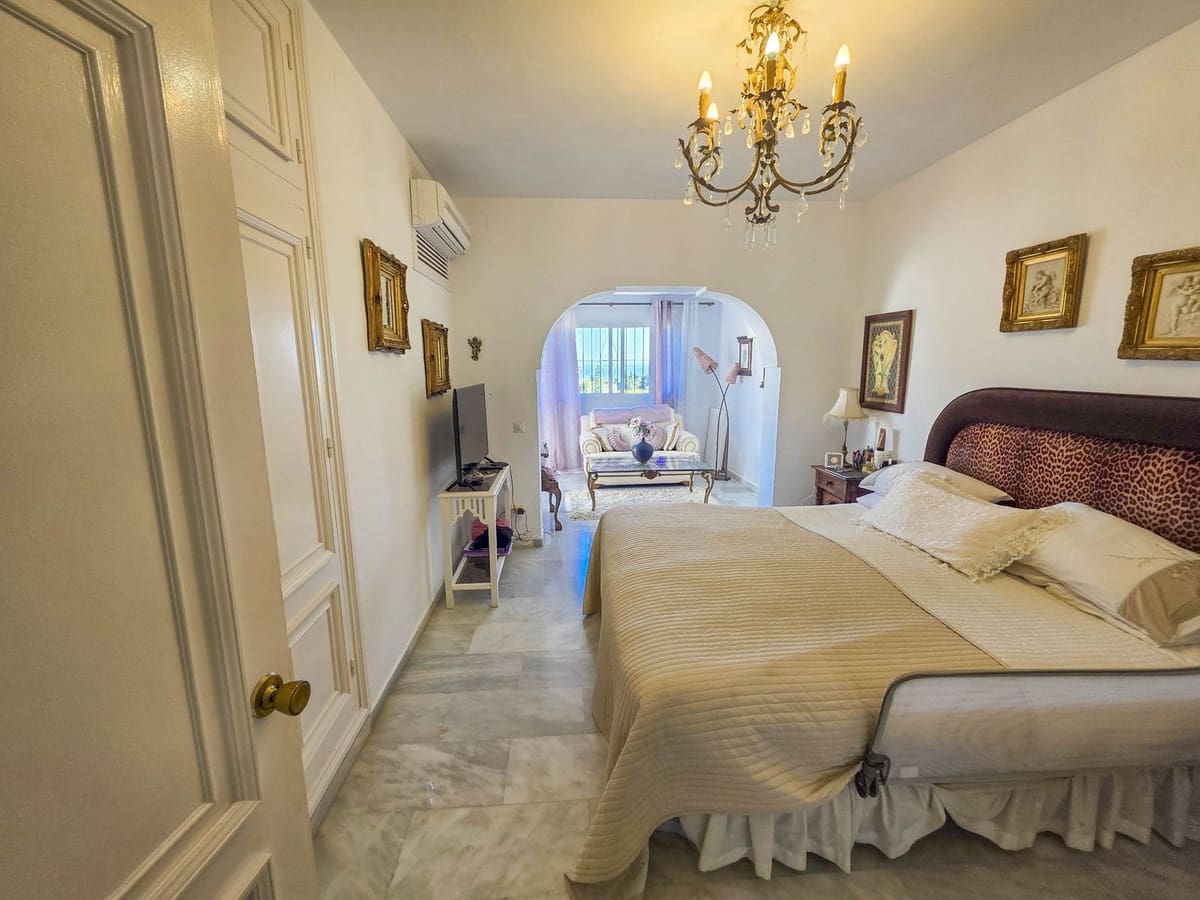 2 Zimmer Haus zu verkaufen in El Paraiso mit Pool - 695.000 € (Ref: 9536078)