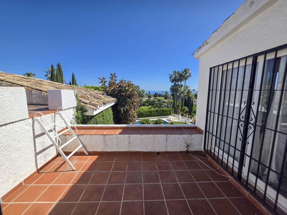 2 Zimmer Haus zu verkaufen in El Paraiso mit Pool - 695.000 € (Ref: 9536078)