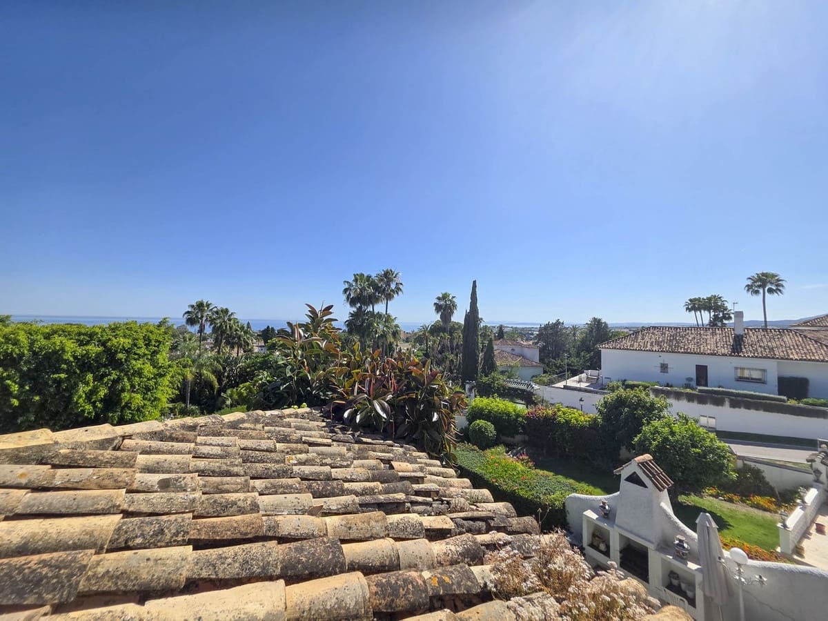 2 Zimmer Haus zu verkaufen in El Paraiso mit Pool - 695.000 € (Ref: 9536078)