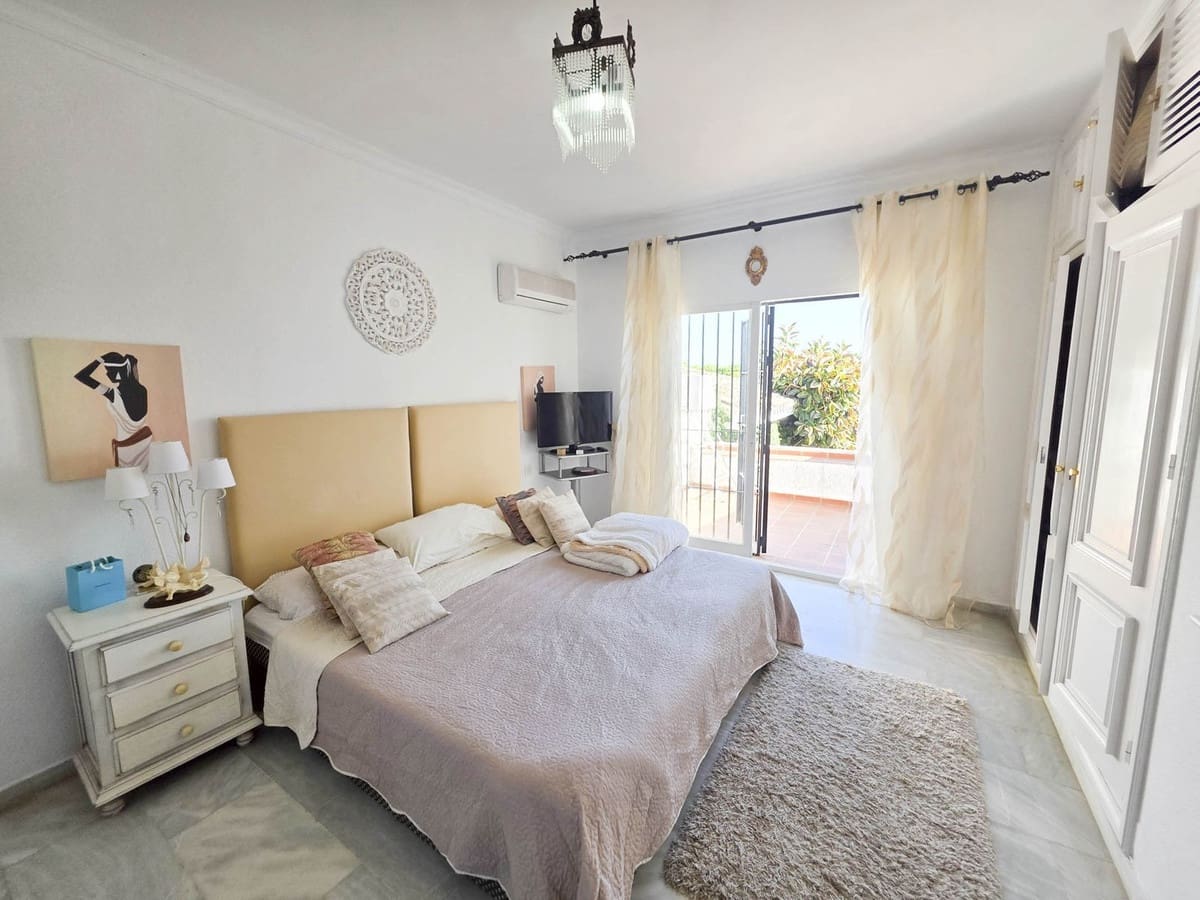 2 Zimmer Haus zu verkaufen in El Paraiso mit Pool - 695.000 € (Ref: 9536078)