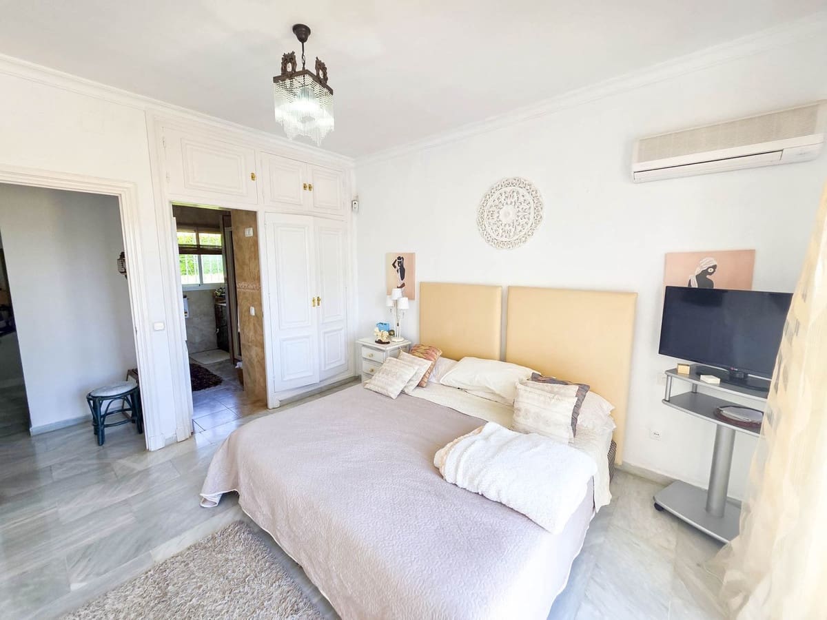 2 Zimmer Haus zu verkaufen in El Paraiso mit Pool - 695.000 € (Ref: 9536078)