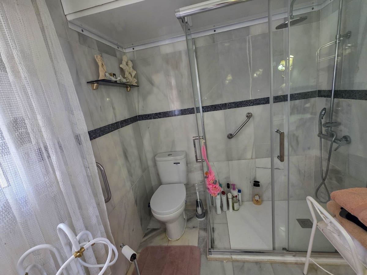 2 Zimmer Haus zu verkaufen in El Paraiso mit Pool - 695.000 € (Ref: 9536078)