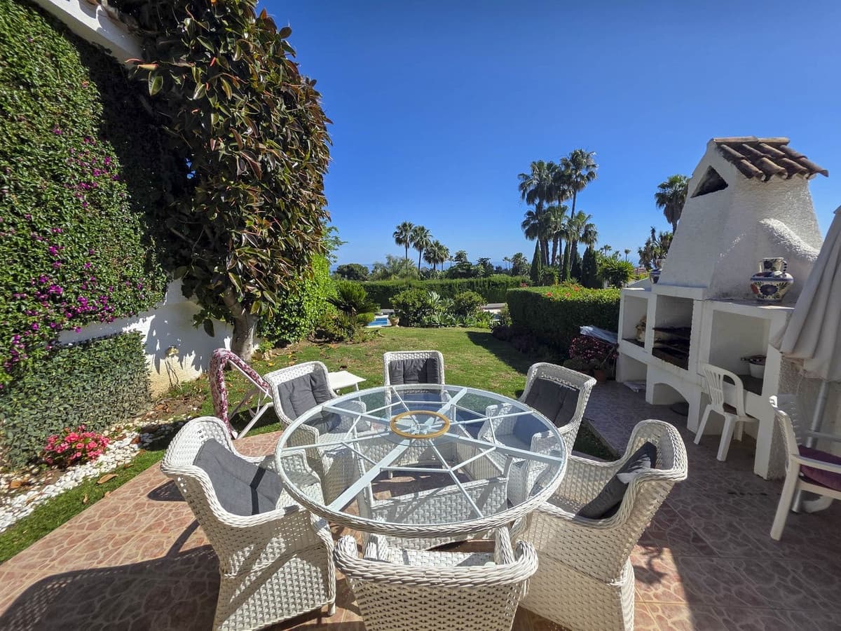 2 Zimmer Haus zu verkaufen in El Paraiso mit Pool - 695.000 € (Ref: 9536078)