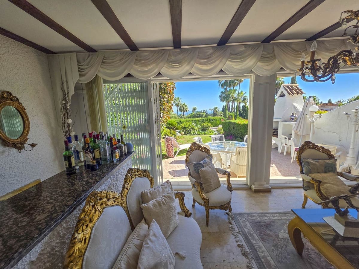 2 Zimmer Haus zu verkaufen in El Paraiso mit Pool - 695.000 € (Ref: 9536078)