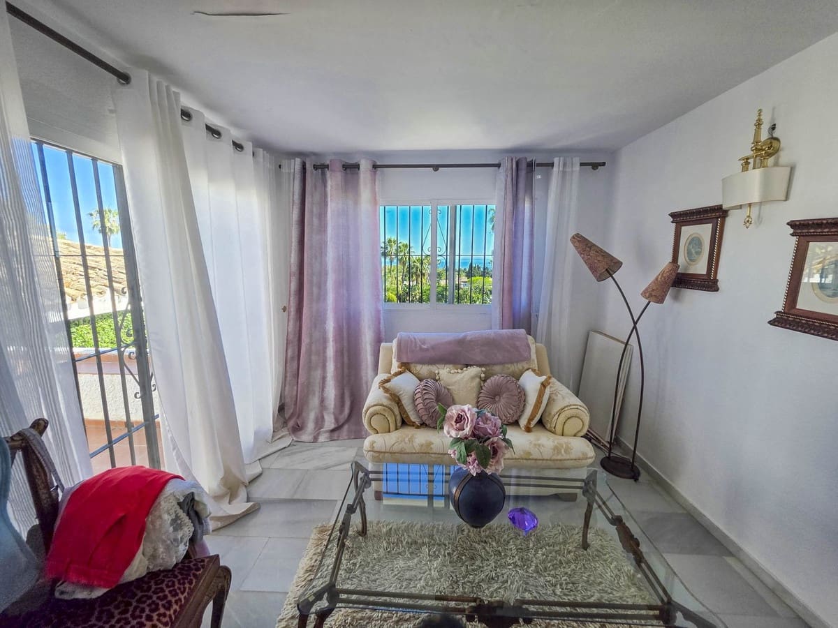 2 Zimmer Haus zu verkaufen in El Paraiso mit Pool - 695.000 € (Ref: 9536078)