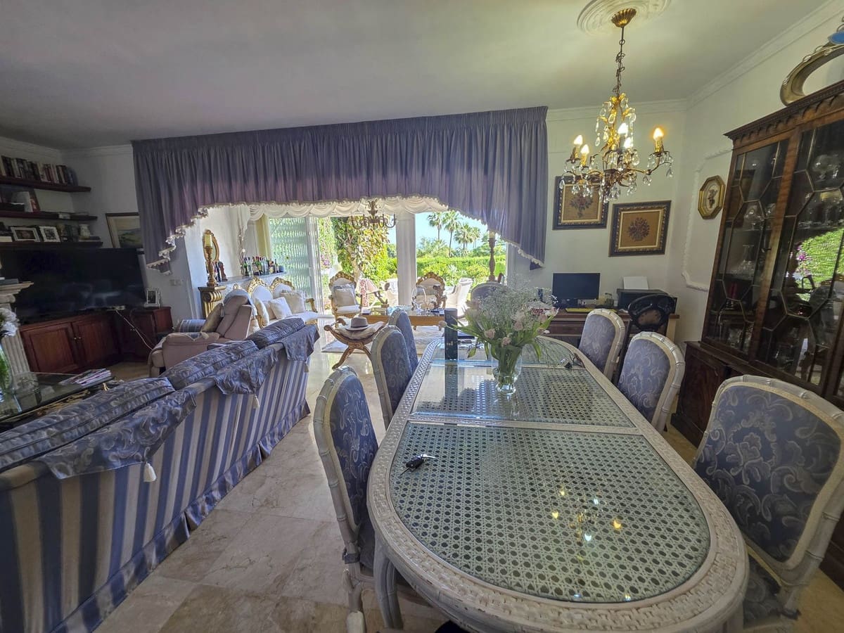 2 Zimmer Haus zu verkaufen in El Paraiso mit Pool - 695.000 € (Ref: 9536078)