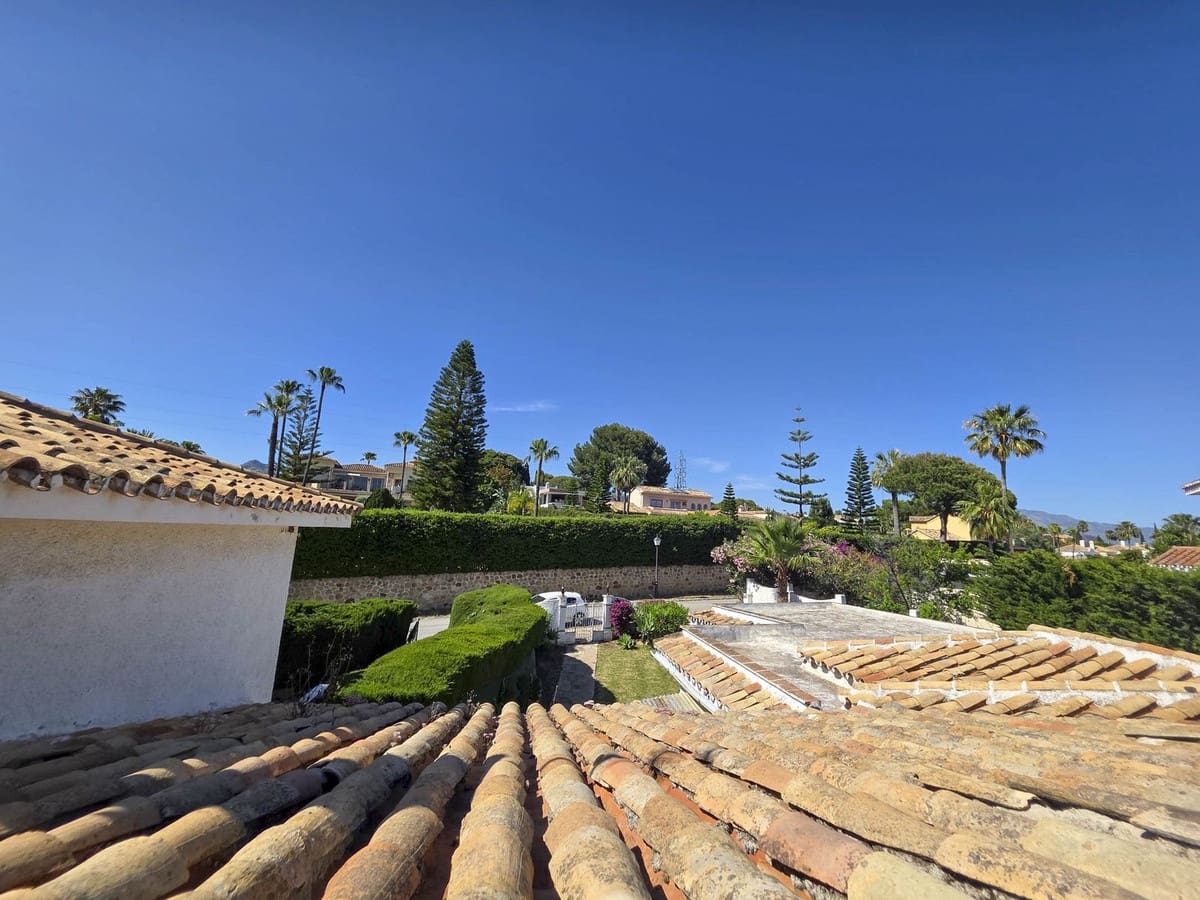 2 Zimmer Haus zu verkaufen in El Paraiso mit Pool - 695.000 € (Ref: 9536078)