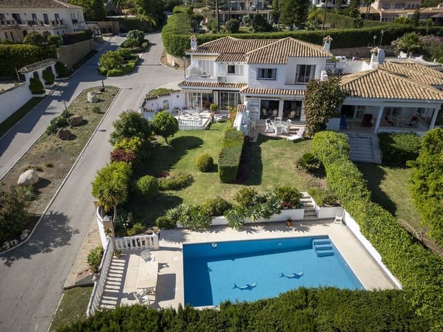 2 Zimmer Haus zu verkaufen in El Paraiso, Estepona mit Pool - 695.000 € (Ref: 9536078)