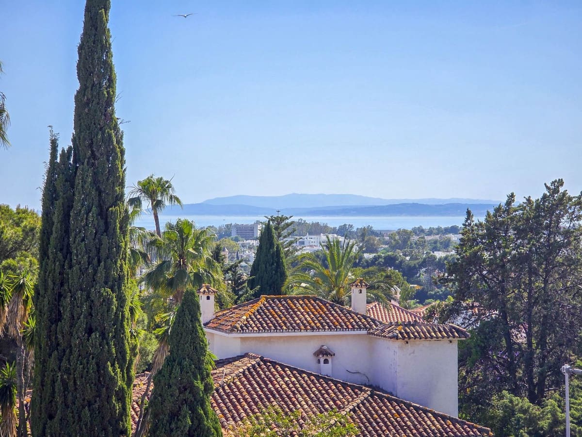 2 Zimmer Haus zu verkaufen in El Paraiso mit Pool - 695.000 € (Ref: 9536078)