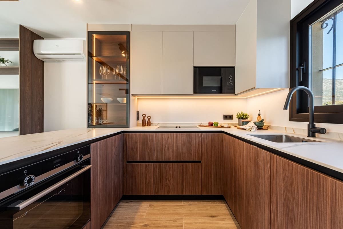 4 quarto Casa em Banda para venda em Nueva Andalucia com piscina garagem - 899 000 € (Ref: 9536079)