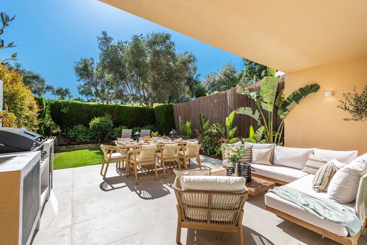 4 quarto Casa em Banda para venda em Nueva Andalucia com piscina garagem - 899 000 € (Ref: 9536079)