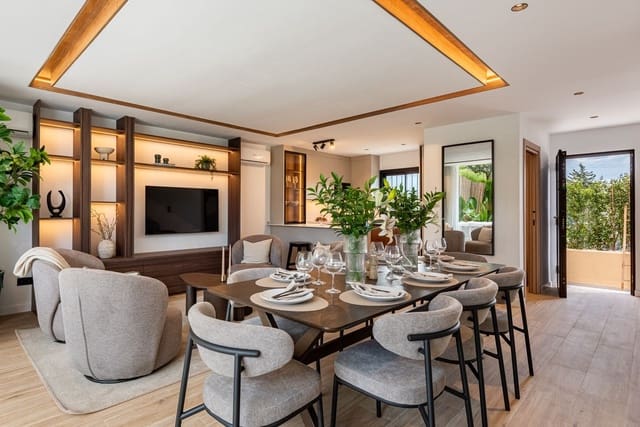 4 quarto Casa em Banda para venda em La Dama de Noche - La Alzambra, Marbella com piscina garagem - 899 000 € (Ref: 9536079)