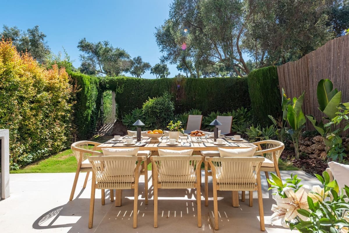 4 quarto Casa em Banda para venda em Nueva Andalucia com piscina garagem - 899 000 € (Ref: 9536079)