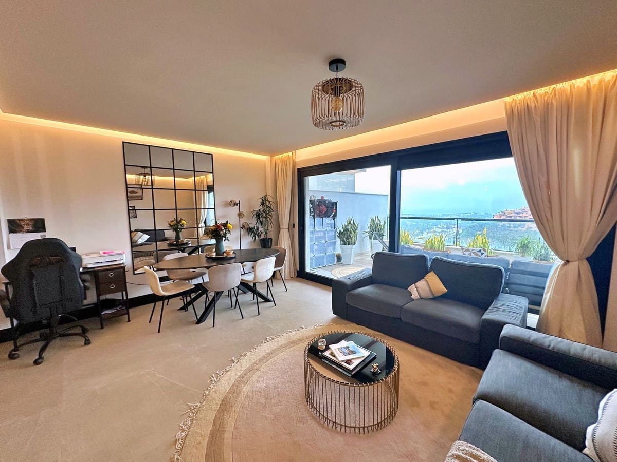 2 bedroom Apartment for sale in Nueva Andalucia with pool garage - € 700,000 (Ref: 9539917)