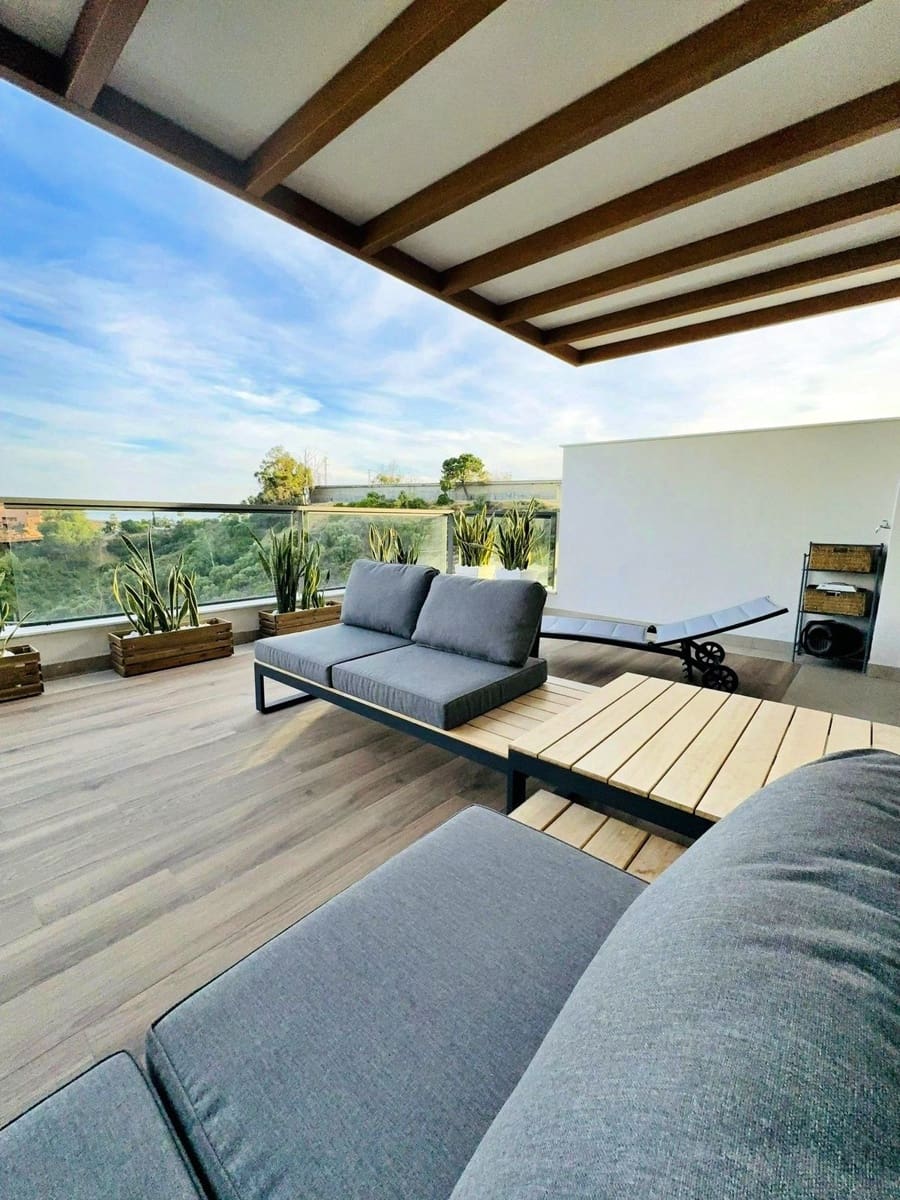 2 bedroom Apartment for sale in Nueva Andalucia with pool garage - € 700,000 (Ref: 9539917)