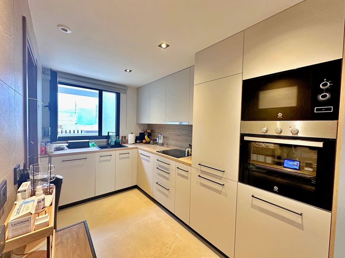 2 bedroom Apartment for sale in Nueva Andalucia with pool garage - € 700,000 (Ref: 9539917)