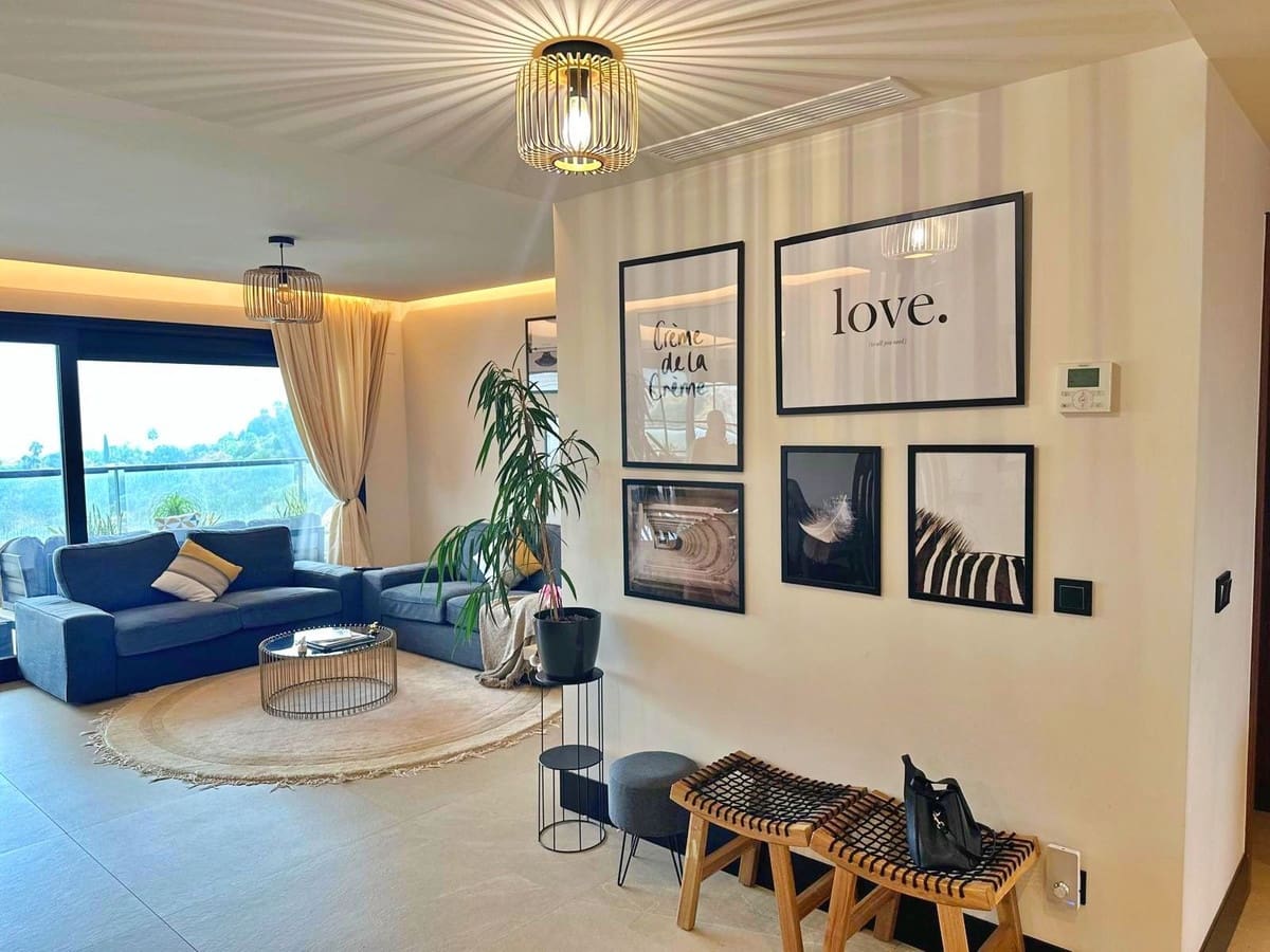 2 bedroom Apartment for sale in Nueva Andalucia with pool garage - € 700,000 (Ref: 9539917)