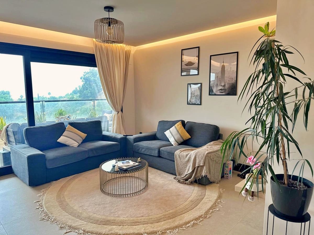 2 bedroom Apartment for sale in Nueva Andalucia with pool garage - € 700,000 (Ref: 9539917)