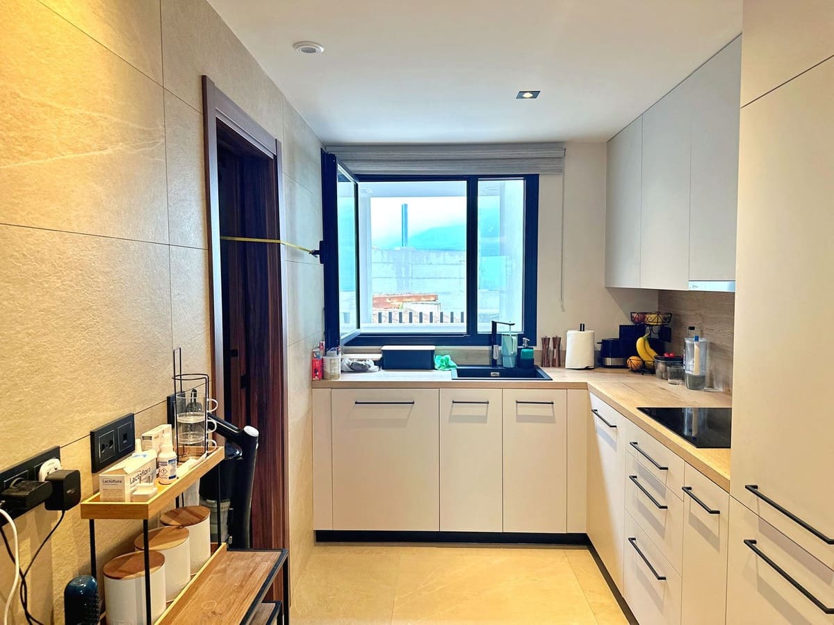 2 bedroom Apartment for sale in Nueva Andalucia with pool garage - € 700,000 (Ref: 9539917)