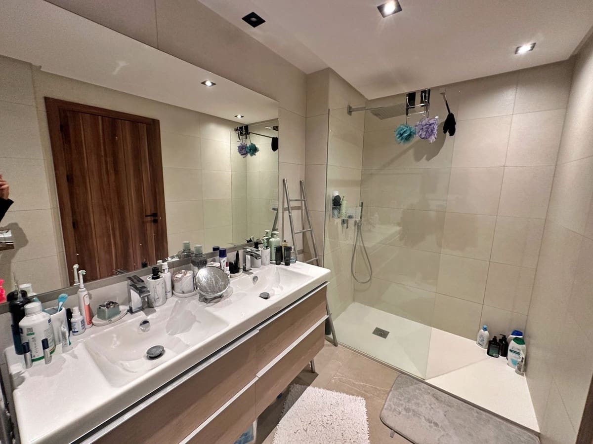 2 bedroom Apartment for sale in Nueva Andalucia with pool garage - € 700,000 (Ref: 9539917)