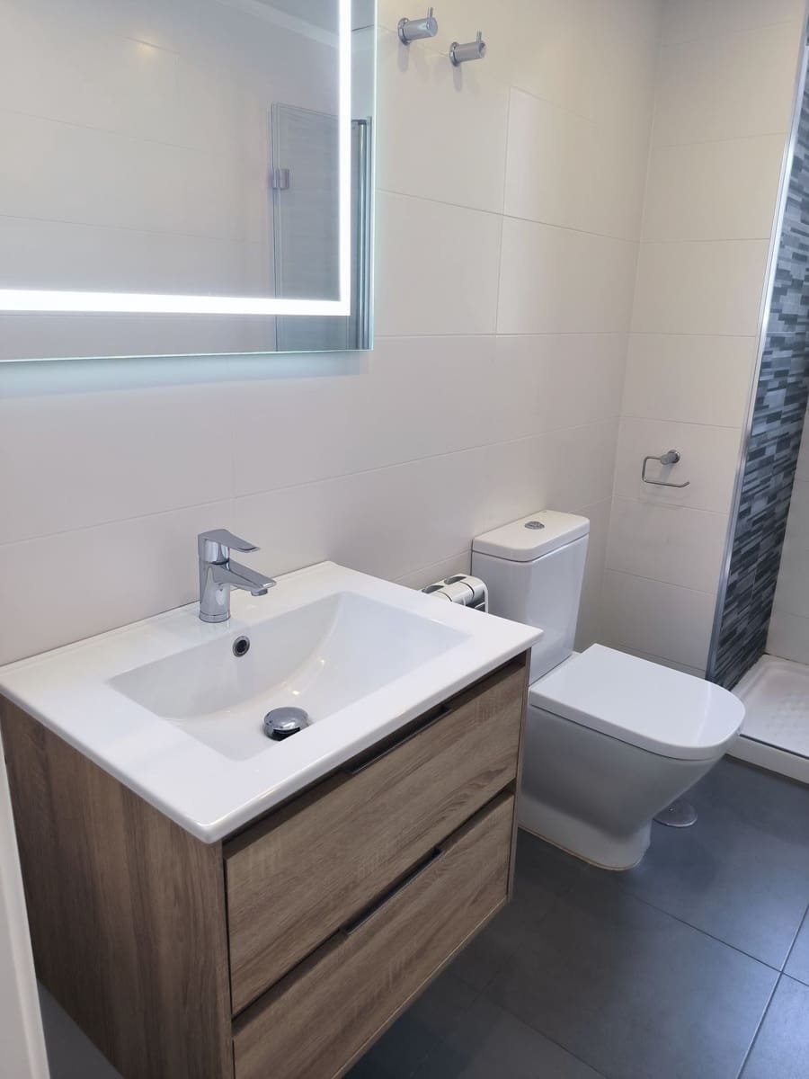 3 bedroom Penthouse for sale in Estepona with pool garage - € 700,000 (Ref: 9539918)