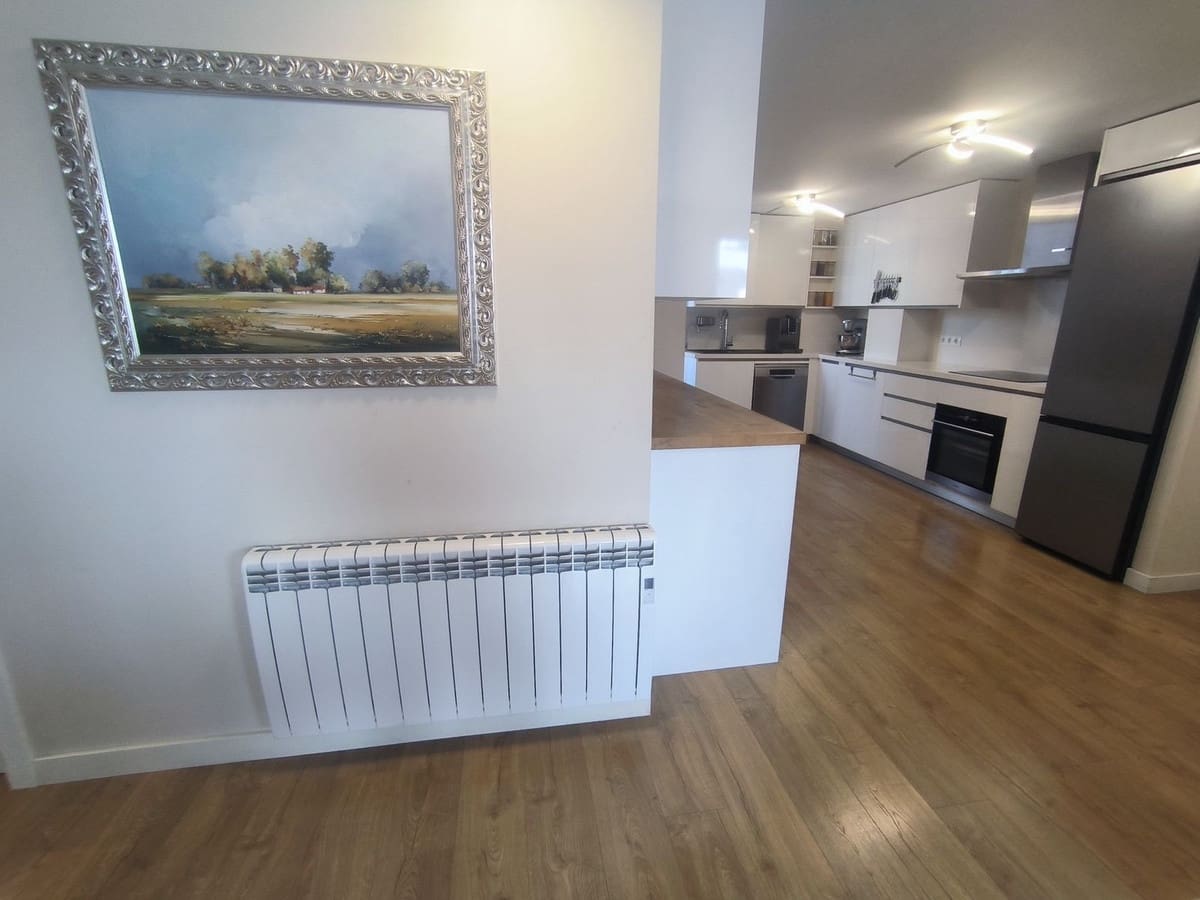 3 bedroom Penthouse for sale in Estepona with pool garage - € 700,000 (Ref: 9539918)